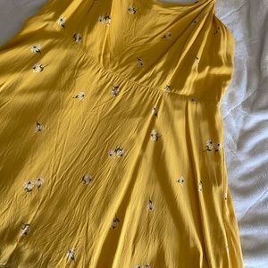 Old navy mustard smocked daisy dress